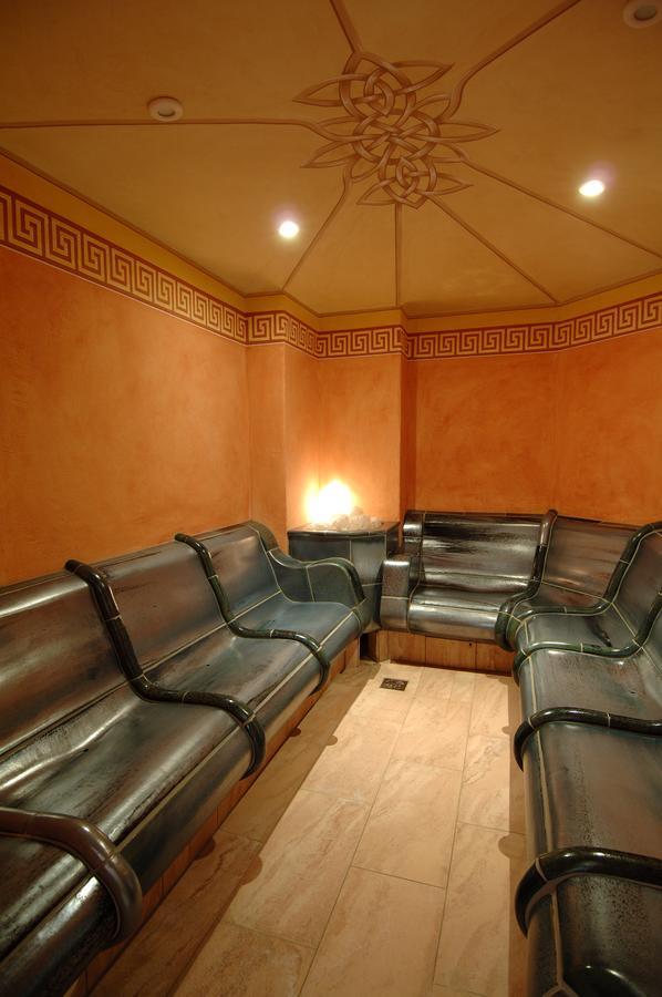 Edelweiss Hotel 3*
